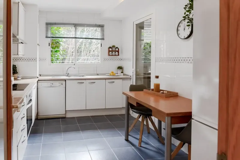 Discover this exclusive ground floor apartment in the coveted area of Les Maravelles, Palma de Mallorca. — photo 4