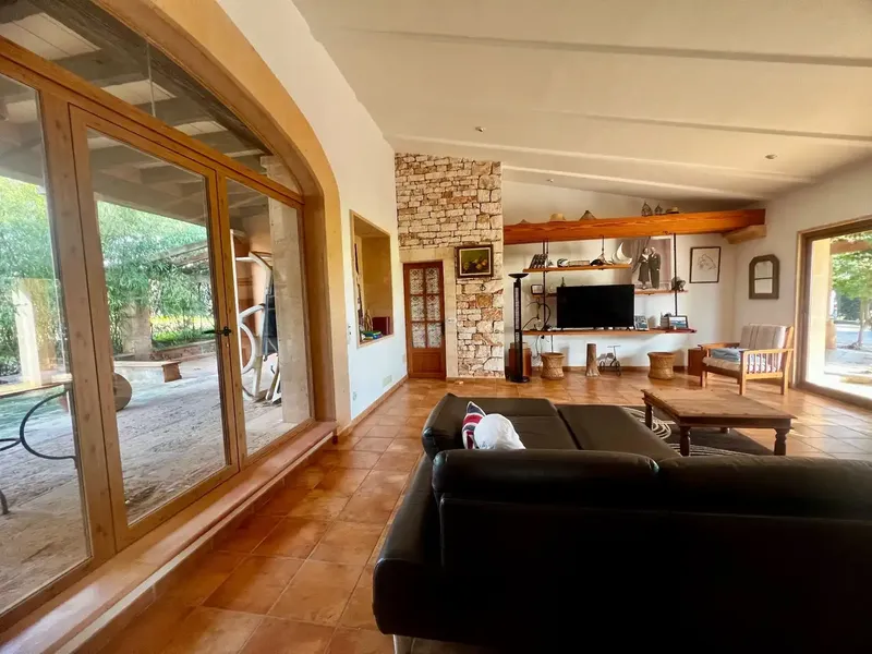 We present a unique opportunity to acquire a magnificent rustic estate of 86,000 m², located a few minutes from Sa Ràpita, in a — photo 11