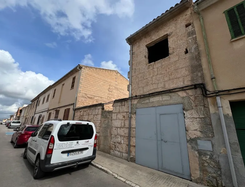 Plot for sale in Muro — photo 1