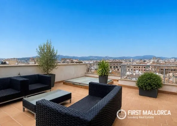 Penthouse in Cort, Palma de Mallorca — photo 1