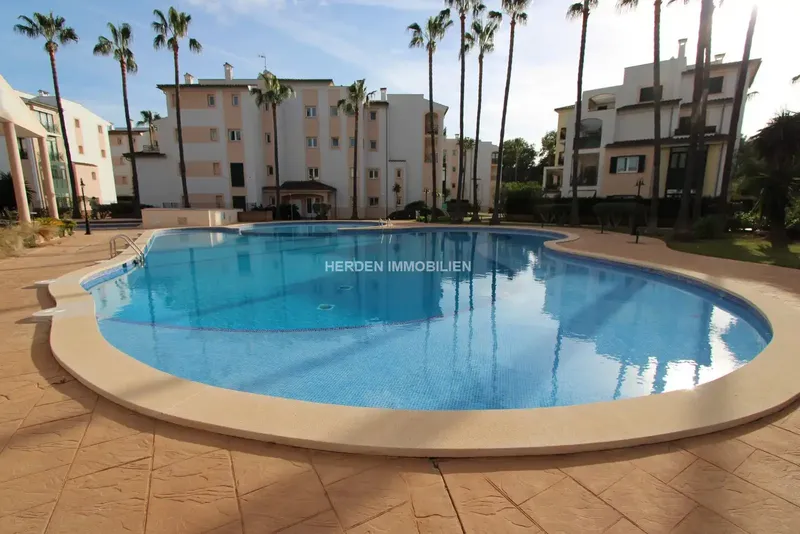 Herden Immobilien Mallorca sells a fantastic modern and high-quality penthouse in an absolutely superior location in Santa Ponsa in a — photo 1