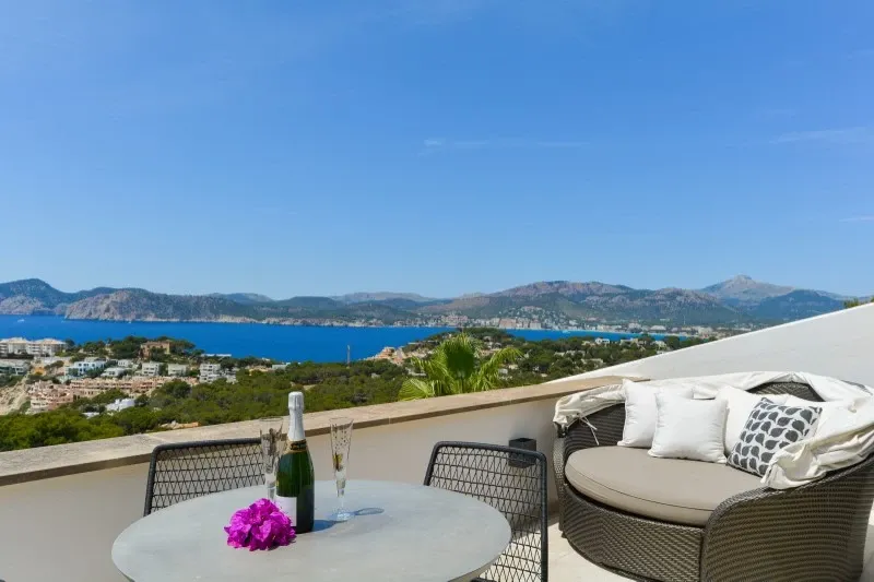 Two-level penthouse with access to the sea in Nova Santa Ponsa — photo 1