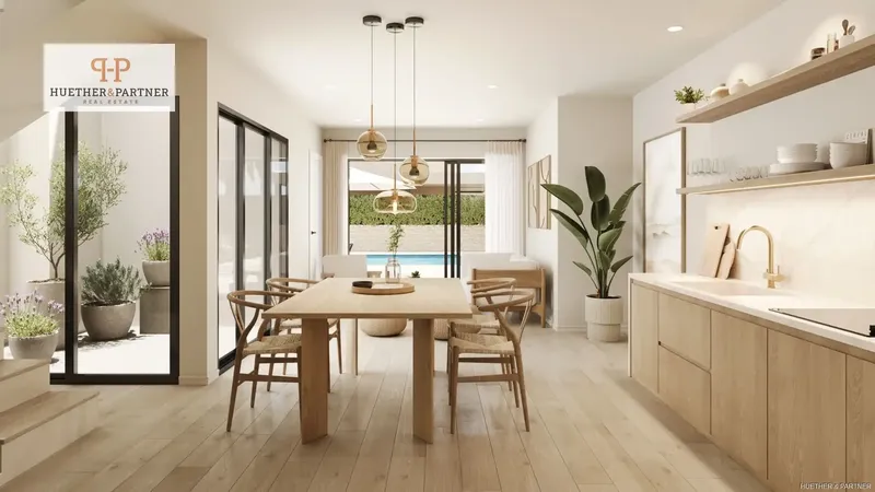 This elegant townhouse is part of a modern new construction project in the heart of Cala Millor, ideal for those seeking — photo 4