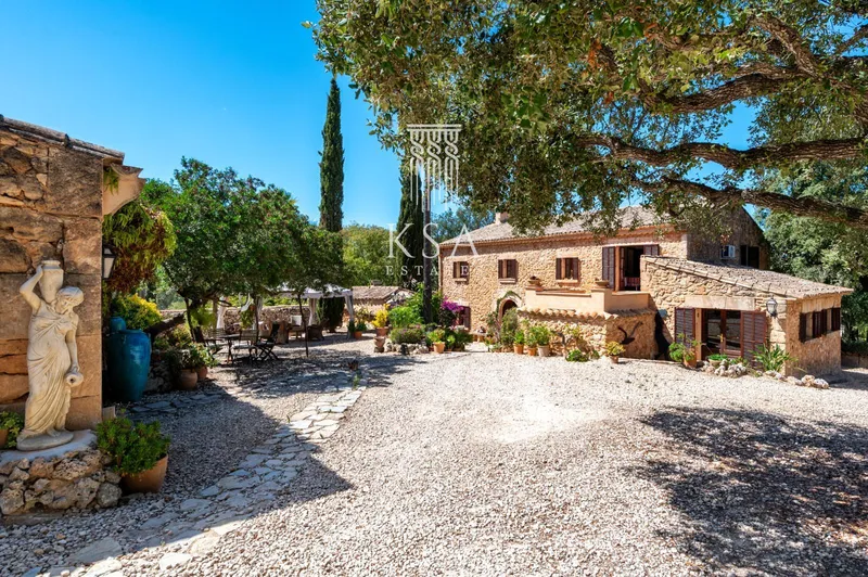 Rustic Estate — photo 1