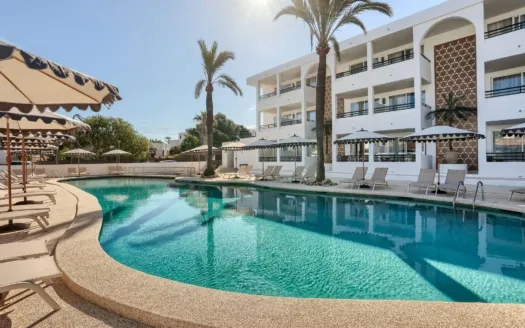 Furnished apartment with hotel service & 5% rental yield in Portocolom Mallorca — photo 2