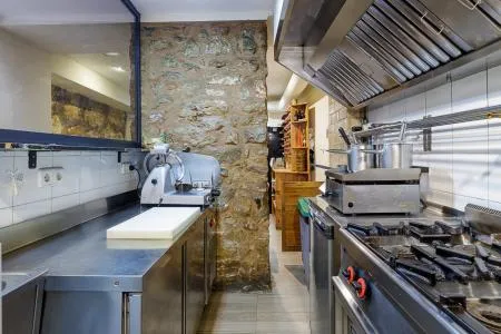 Business - Binissalem (Centro), Built Surface 161m², 1 Room, 3 Bathrooms — photo 3