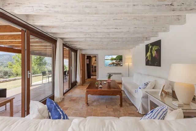 Beautiful hillside villa with incredible views for sale in Pollensa, Mallorca — photo 7