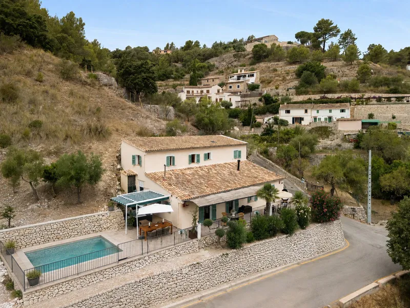 House of 235 m2 in Galilea, Puigpunyent, with license for pool — photo 2