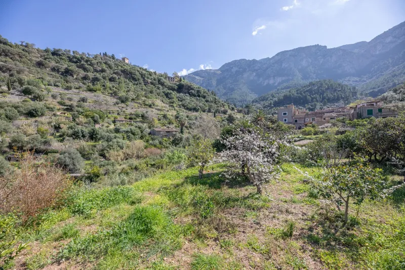 Urbane plot in Deià — photo 1