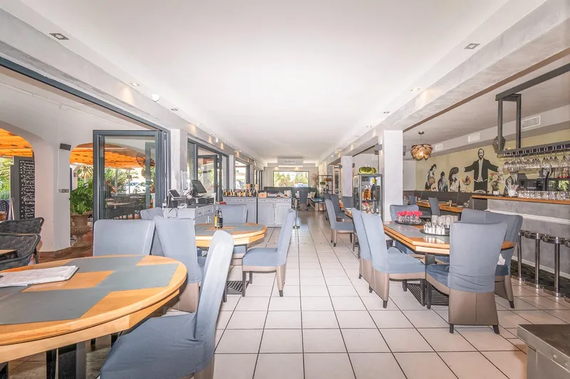 Restaurant for transfer near the beach — photo 10