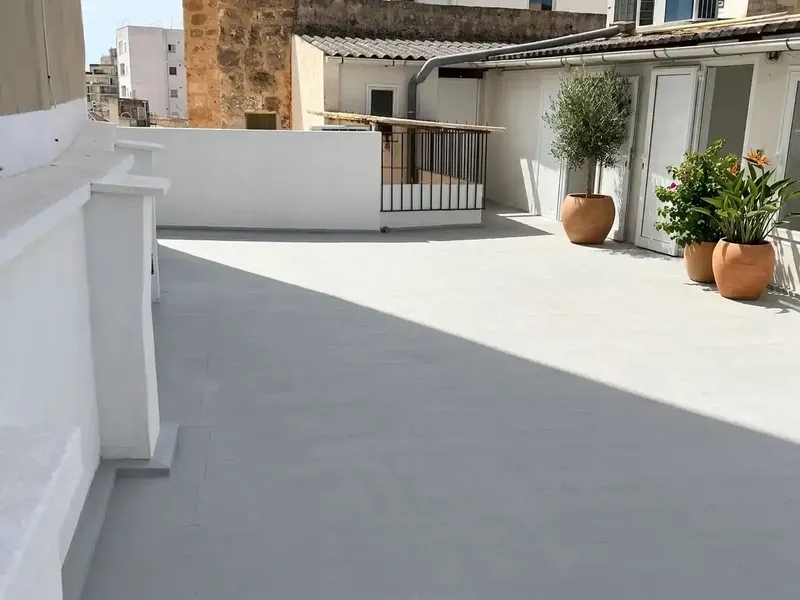 Una vivienda única por ubicación, reforma y espacios exteriores. — photo 1