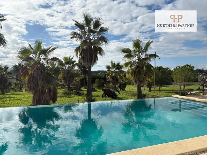 In the idyllic countryside of Lloret de Vista Alegre lies this exceptional finca, a retreat that impressively combines tranquility — photo 1