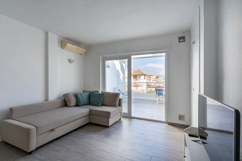 Bright Studio Apartment with Spacious Terrace in El Terreno — photo 2