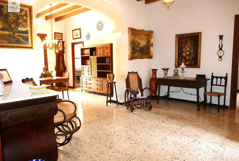 IKV00379-1. Spectacular manor house for sale in the center of Biniali with garage and large garden, built in 1900. — photo 11