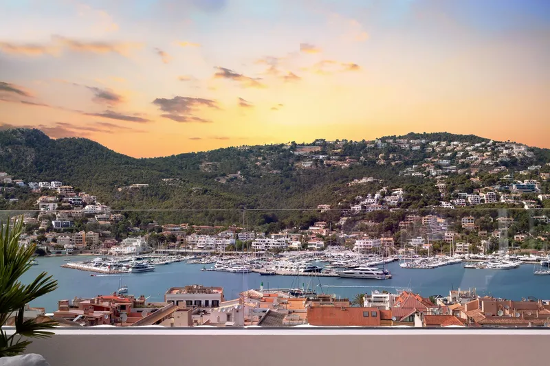 Elegant Townhouse for Sale in a Prime Location with Sea Views in Andratx — photo 9