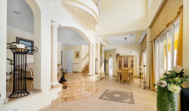 Mediterranean villa with sea views in Bendinat — photo 5