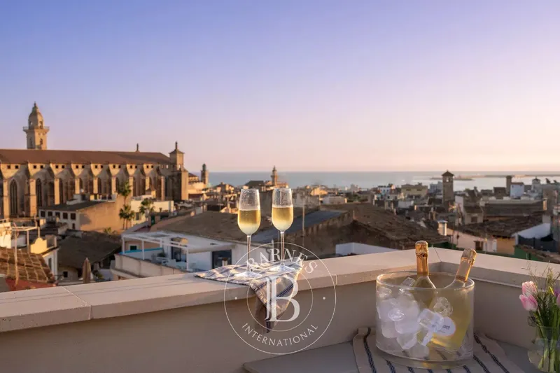Ca La Seu - Fully Renovated 5-Bedroom Townhouse with Sea and City Views in Palma’s Historic Center — photo 1