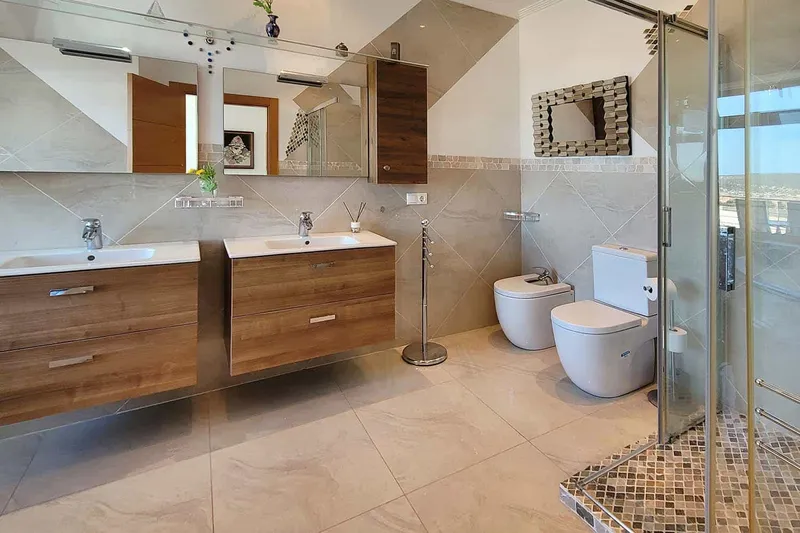 4-bedroom villa with stunning views for rent — photo 9