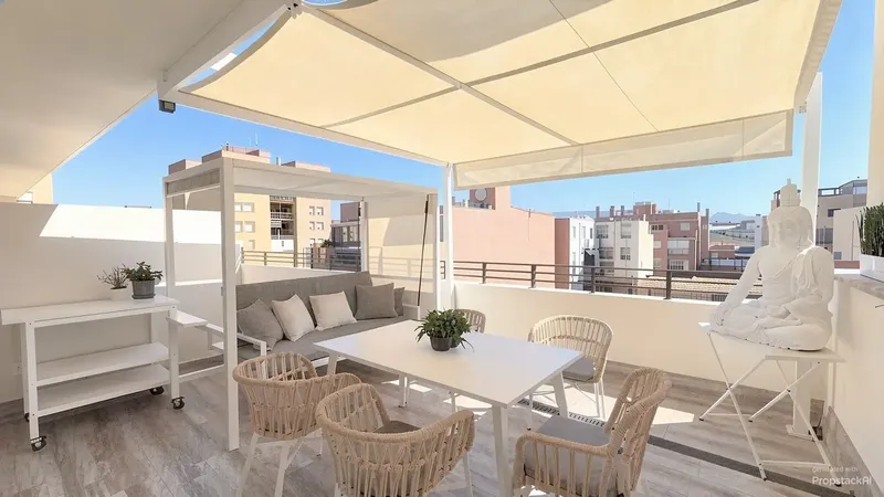 En la popular zona de Portixol, a solo unos 3 minutos del mar, le espera este moderno ático dúplex con una superficie habitable de aproximad — photo 8