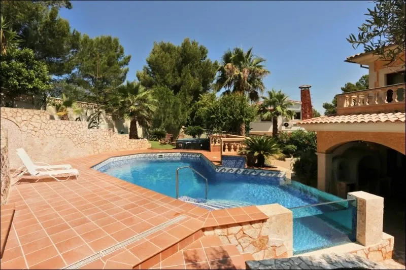 Villa with sea views and pool in Nova Santa Ponsa — photo 12