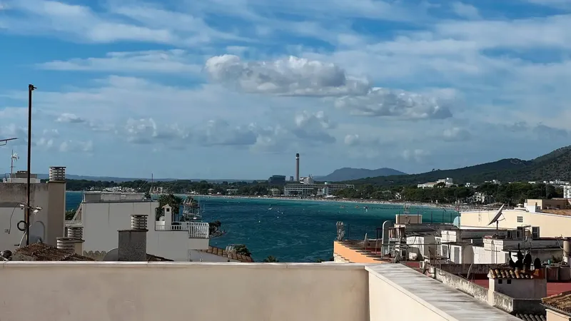 Luxury penthouse in the heart of Puerto de Alcudia, just 150m from the beach and a step away from all services such as pharmacies, restaurants — photo 1