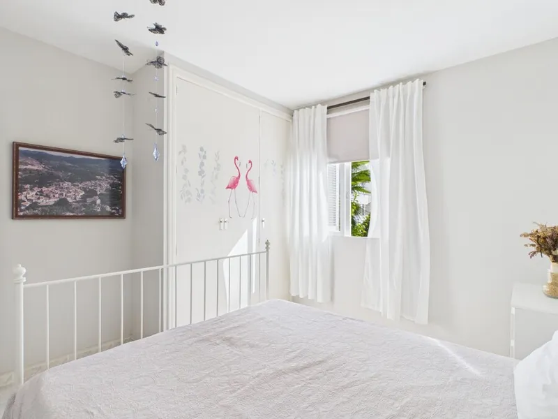Spacious Three-Bedroom Apartment with Balcony and Communal Pool in Santa Ponsa — photo 12