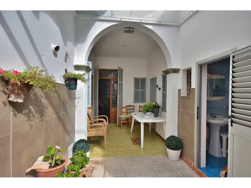 Can Picafort, first line of the sea, with spectacular views, 3-storey building with a built area of 273 m2 — photo 6