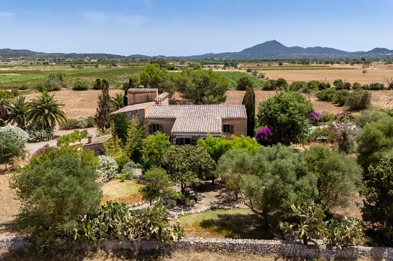 Historic stone finca with traditional character near Felanitx — photo 2