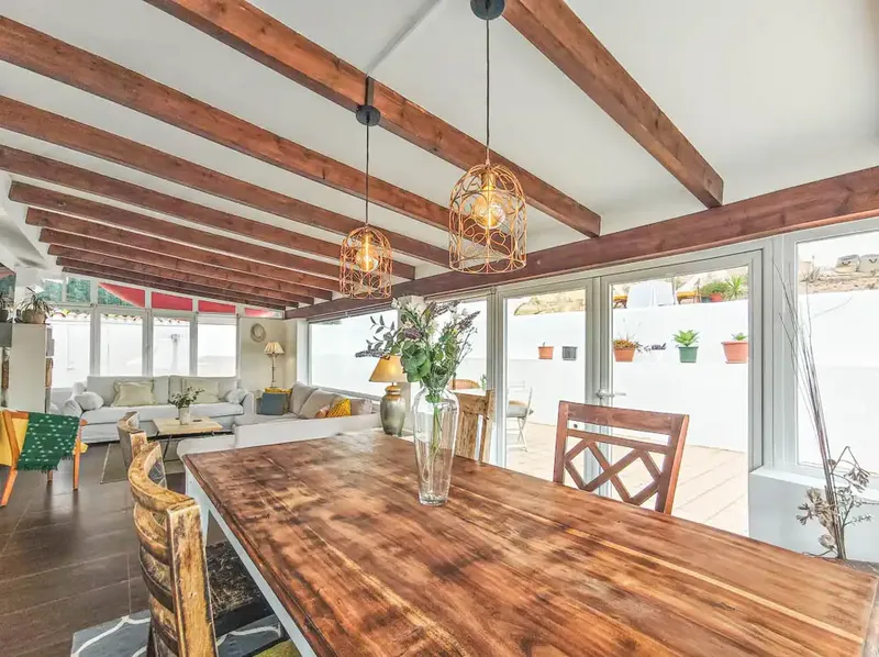 Welcome to this charming Mediterranean villa, located in the quiet residential area of Costa de la Calma in Mallorca. Completely renovated — photo 5