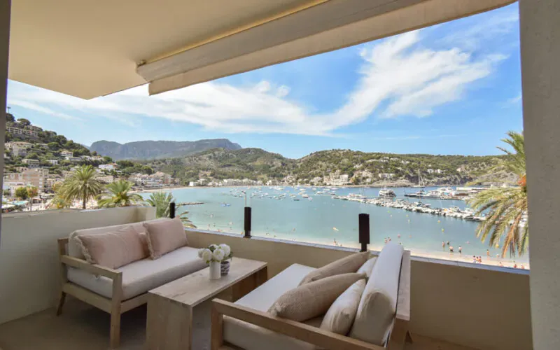 Beachfront penthouse with panoramic harbour views and relaxed coastal living in Port de Sóller – PM07397 — photo 1