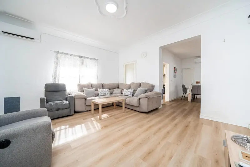 Gestpropiedad presenta en Mallorca, esta casa de pueblo en Son Carrio, una propiedad en planta baja que destaca por su amplio patio y solari — photo 9