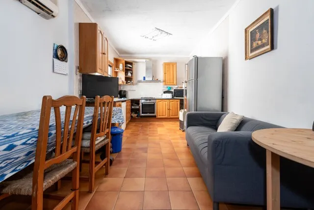 Town house with patio to refurbish for sale in the old town of Pollensa, North Mallorca — photo 2