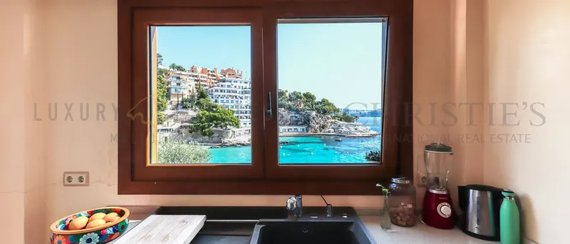 Spacious apartment in Illetas in first sea line with sea and beach access — photo 4