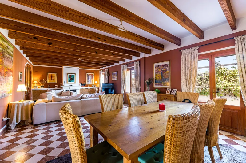 Spacious finca with 6 bedrooms, large garden, pool and generous cellar — photo 11