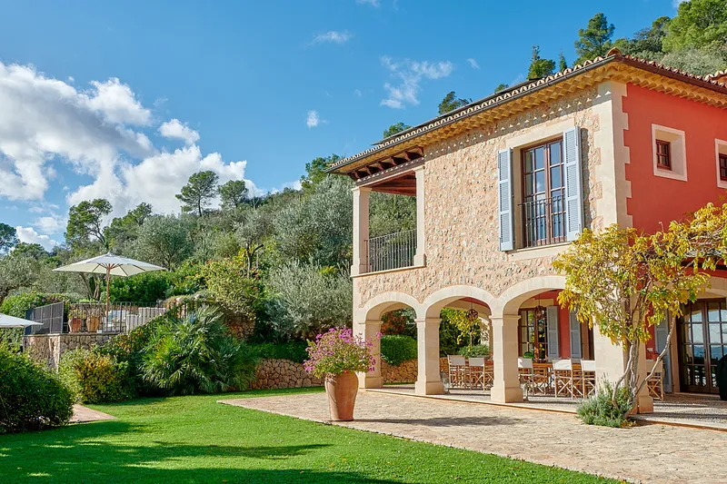 Idyllic rural villa with unique privacy - Marcel Remus Real Estate — photo 6