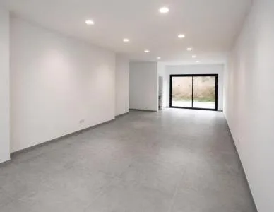 Business Premise - Llucmajor (Llucmajor Interior), Built Surface 72m², Terrace Size 36.97m² — photo 1