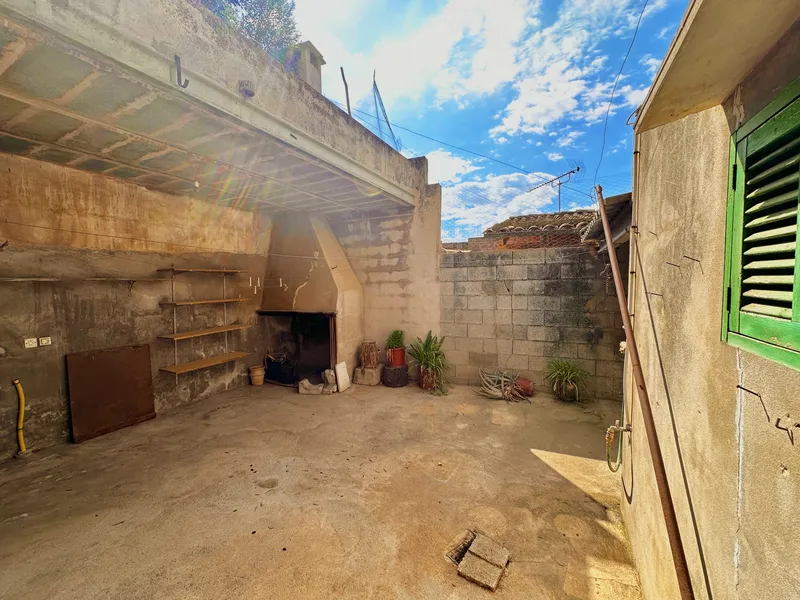 Village house to renovate in south-east orientation — photo 8
