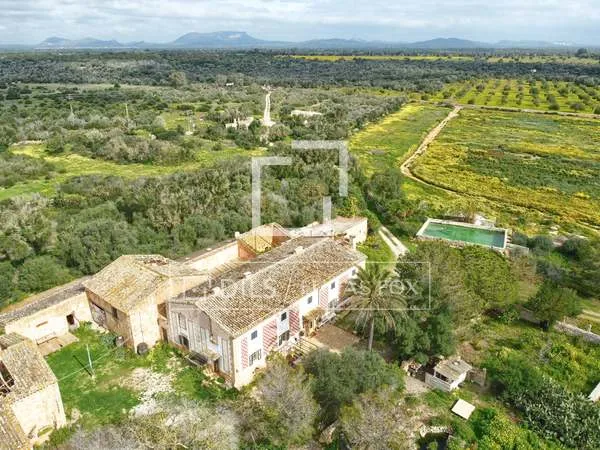 1,767m² country house with 700m² garden for sale in Llucmajor — photo 1