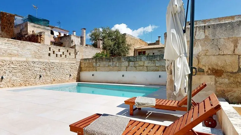 Village house in Pobla (Sa) — photo 1