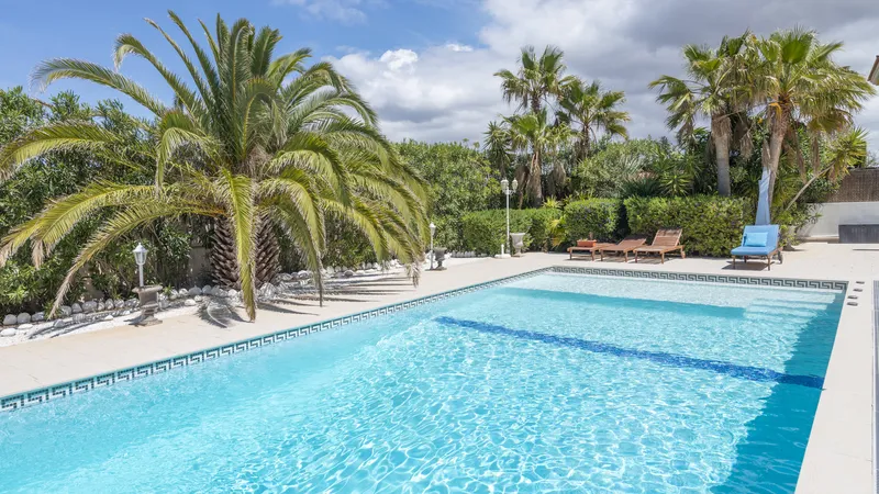 Exceptional villa in Badia Blava with large pool terrace and elegant furnishings — photo 4