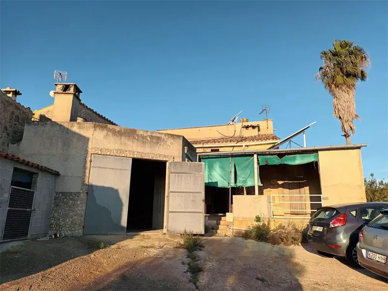 It is in a privileged location, has truly spectacular views and there is land to work the field. — photo 3