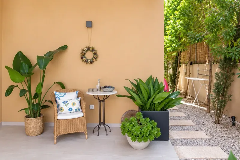 Newly built villa with 3 bedrooms, saltwater pool & roof terrace with sea views — photo 2