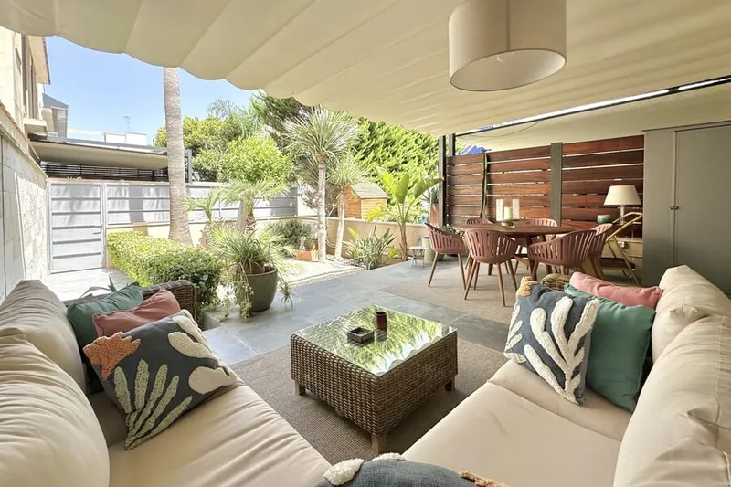 Elegant townhouse with garden and sea views in El Molinar — photo 3