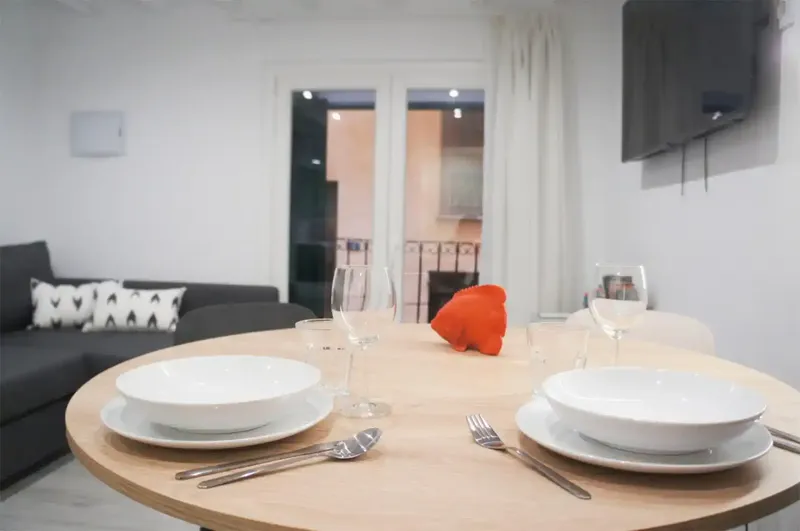 Moderno apartamento en planta ideal para 2 personas, totalmente equipado para alquilar por meses, maximo 9 meses. El precio incluye gastos d — photo 1