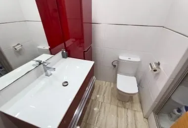 Apartment for sale on Calle Reis Católico with 4 bedrooms and a large private terrace — photo 11