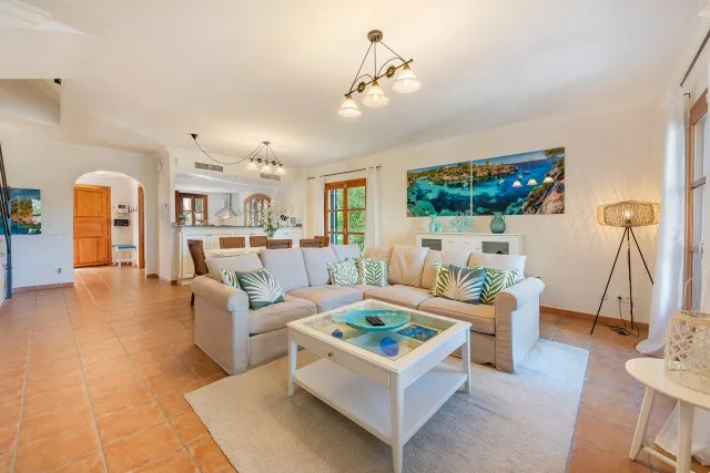 Frontline villa with holiday license for sale in Cala Pi, Mallorca — photo 6