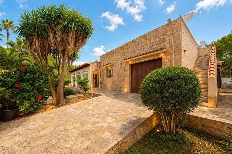 A Stunning Finca with Potential — photo 5