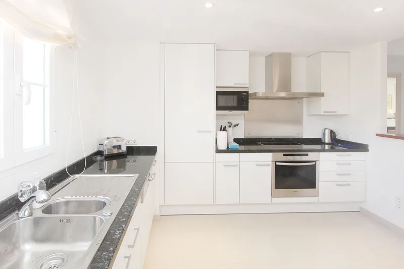 2-bedroom luxury penthouse in sought-after residence for rent — photo 7