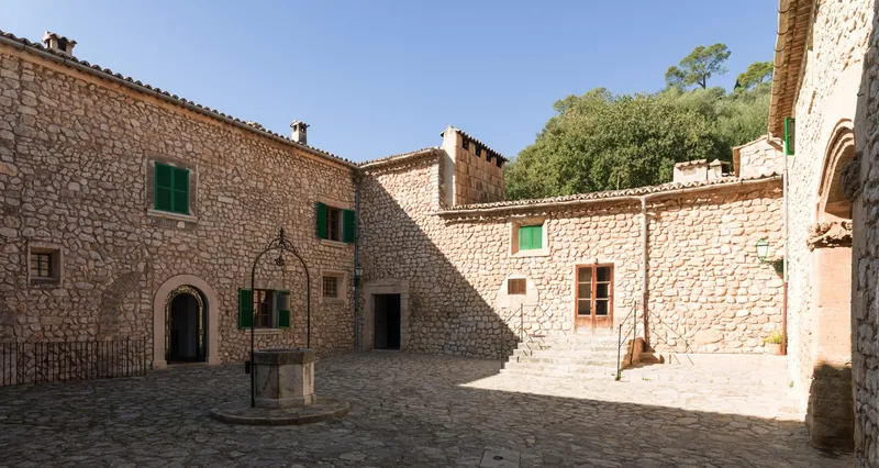 Mansion in Bunyola: Historical country manor from 1602 including vast estate — photo 9
