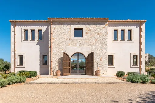 Cala Llombards, unique luxury finca with pool and breathtaking sea views in an exclusive location — photo 3